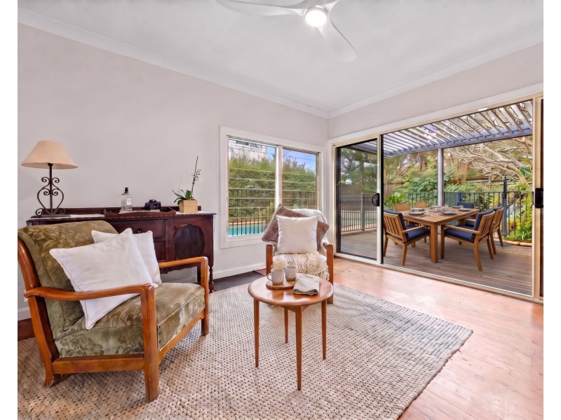 24 Caroline Street, East Gosford NSW 2250