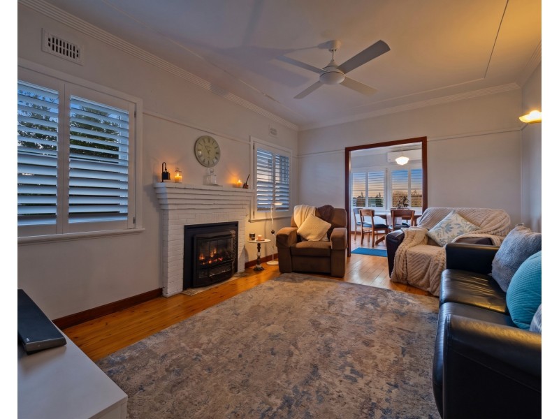 24 Caroline Street, East Gosford NSW 2250