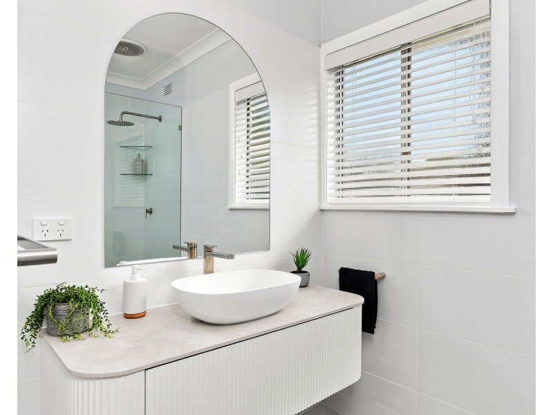 5 Lone Pine Avenue, Umina Beach NSW 2257