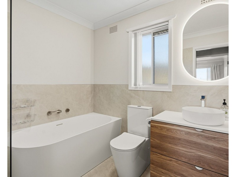 2/112 Elsiemer Street, Toowoon Bay NSW 2261