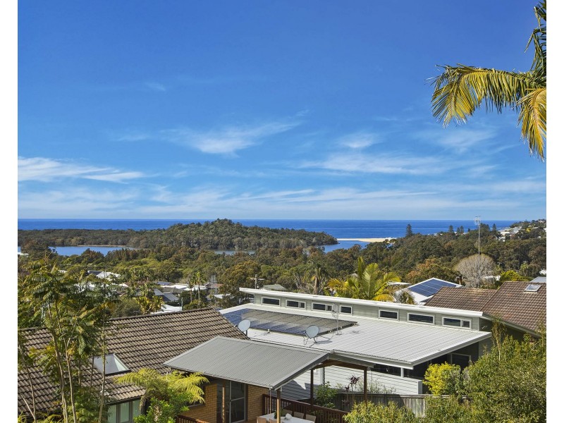 28 Reads Road, Wamberal NSW 2260