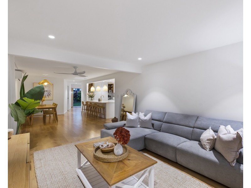 24 Forresters Beach Road, Forresters Beach NSW 2260