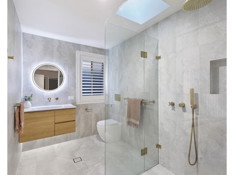 24 Forresters Beach Road, Forresters Beach NSW 2260