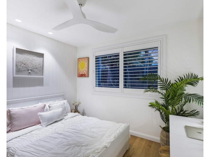 24 Forresters Beach Road, Forresters Beach NSW 2260