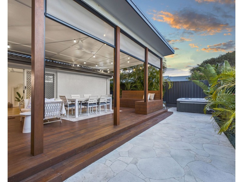 24 Forresters Beach Road, Forresters Beach NSW 2260