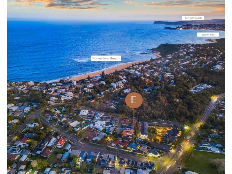 24 Forresters Beach Road, Forresters Beach NSW 2260