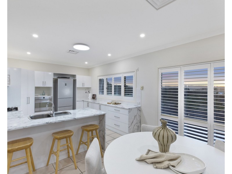 2 Cooper Road, Green Point NSW 2251