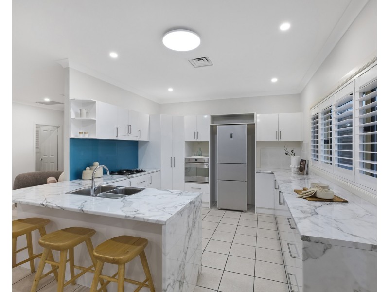 2 Cooper Road, Green Point NSW 2251