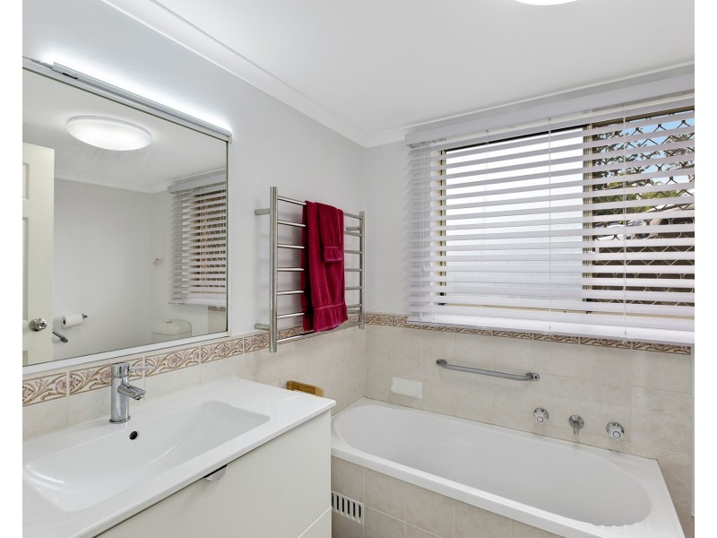 1/145 Faunce Street, Gosford NSW 2250
