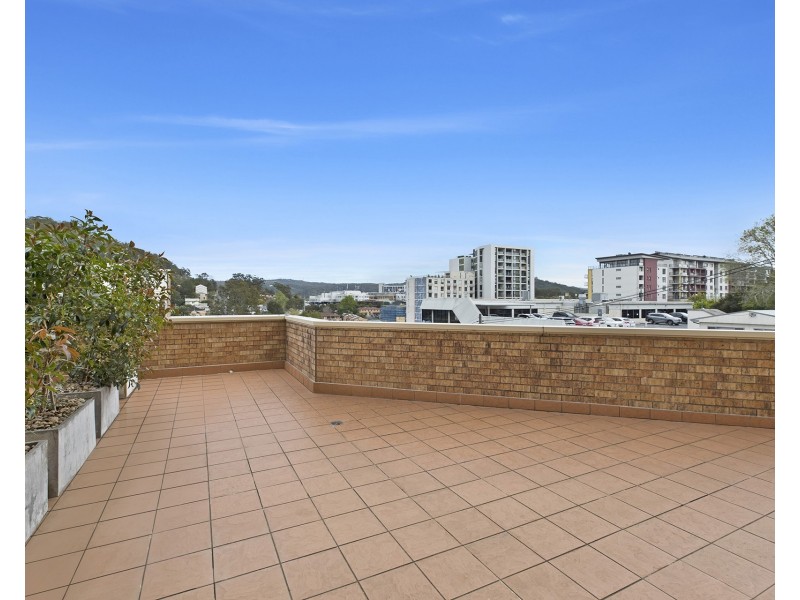 1/145 Faunce Street, Gosford NSW 2250