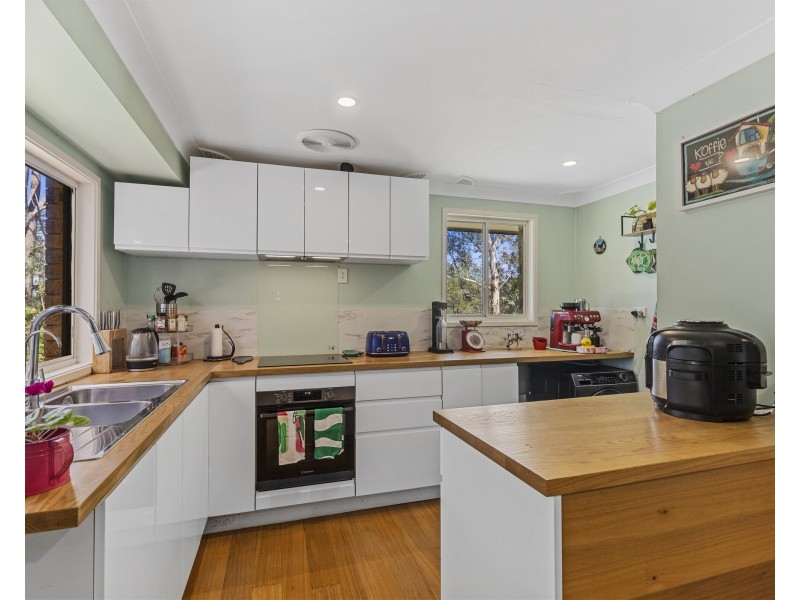 18 Holland Close, Springfield NSW 2250