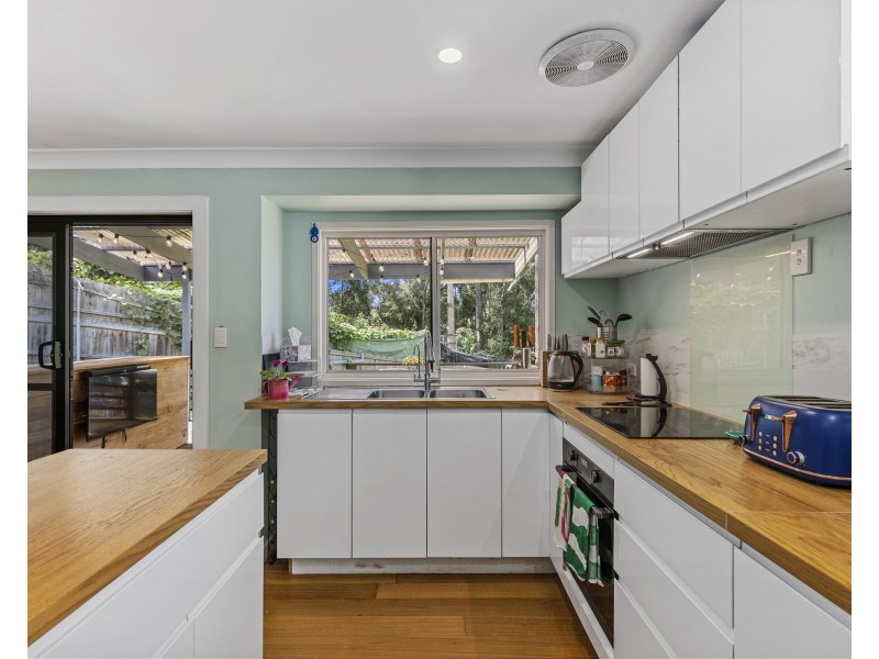 18 Holland Close, Springfield NSW 2250