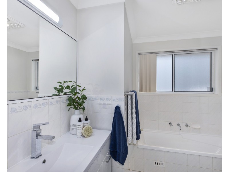 2/6 Glenworth Close, Lisarow NSW 2250