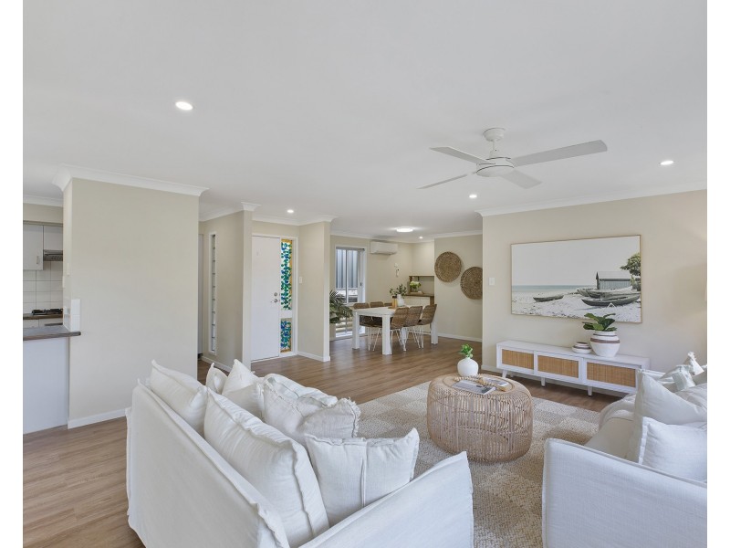 2/6 Glenworth Close, Lisarow NSW 2250