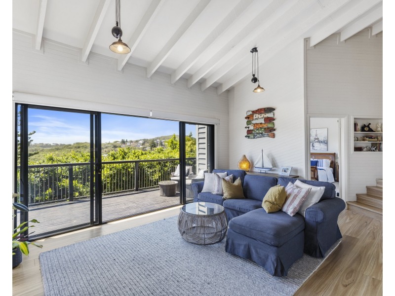 4 Hopetoun Street, Forresters Beach NSW 2260