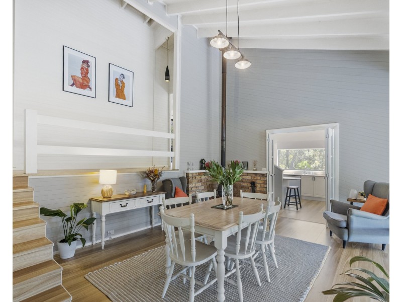 4 Hopetoun Street, Forresters Beach NSW 2260