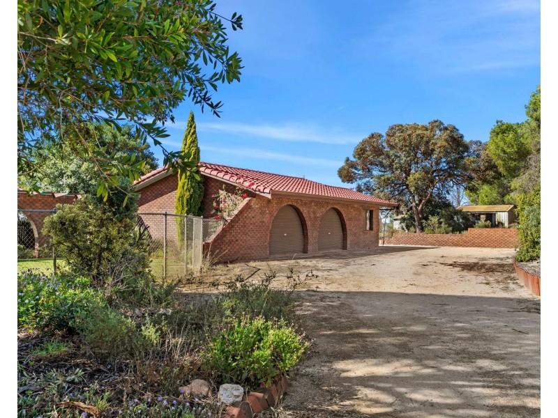 180 Briers Road, Loxton SA 5333