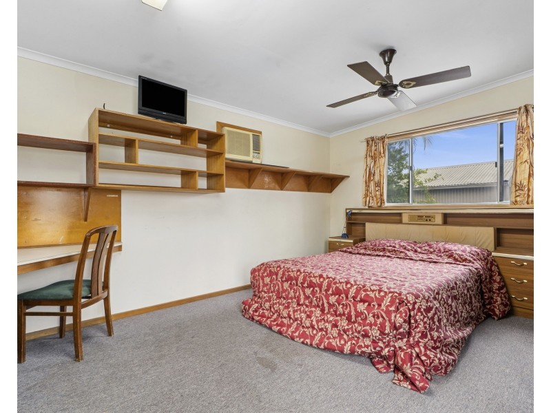 18 Wodonga Avenue, Loxton SA 5333