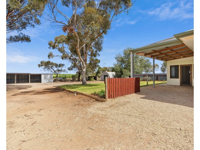 228 Fairweather Avenue, Loxton SA 5333