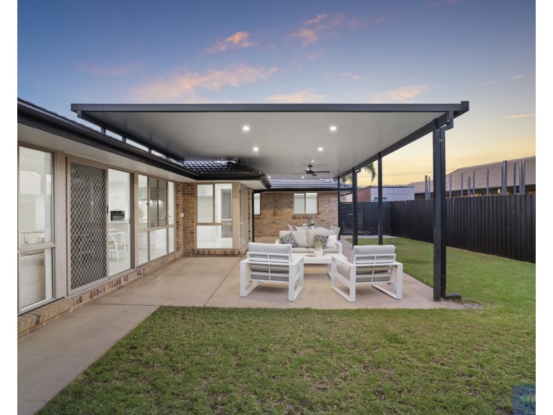 196 Castile Crescent, Edens Landing QLD 4207