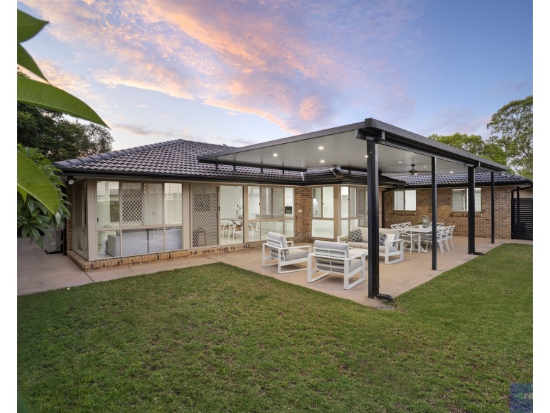 196 Castile Crescent, Edens Landing QLD 4207