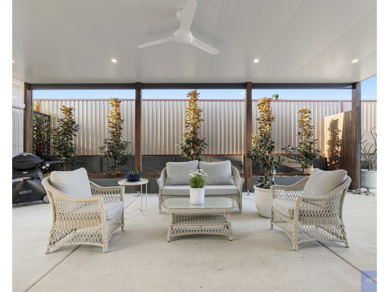 1 Mitre Street, Holmview QLD 4207
