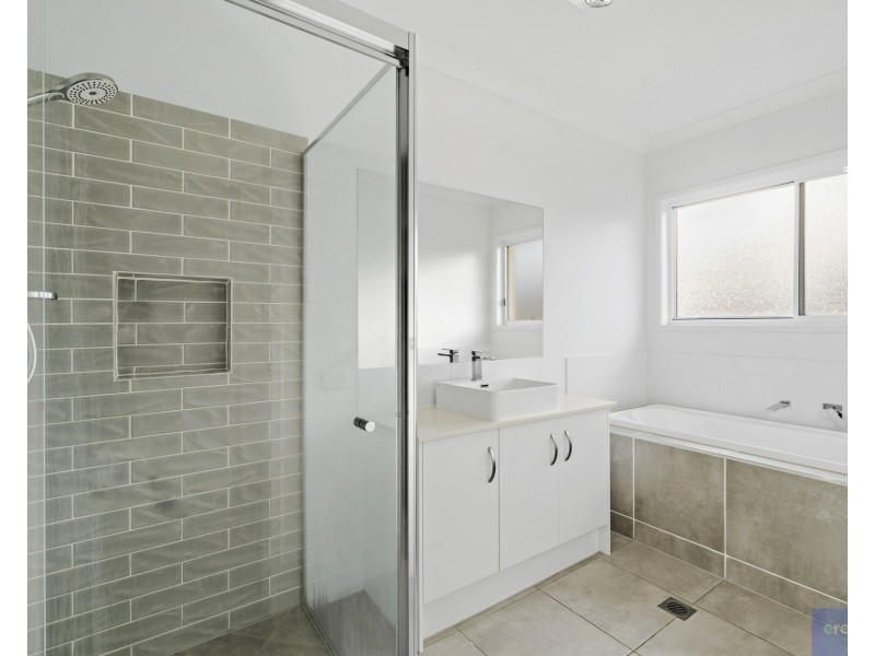 4 Barbossa Street, Park Ridge QLD 4125