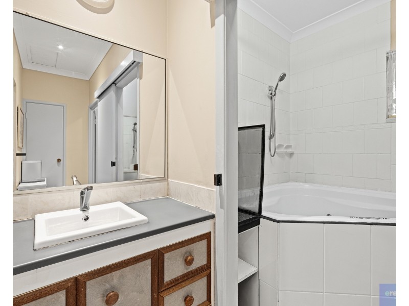 40 Leighton Drive, Edens Landing QLD 4207