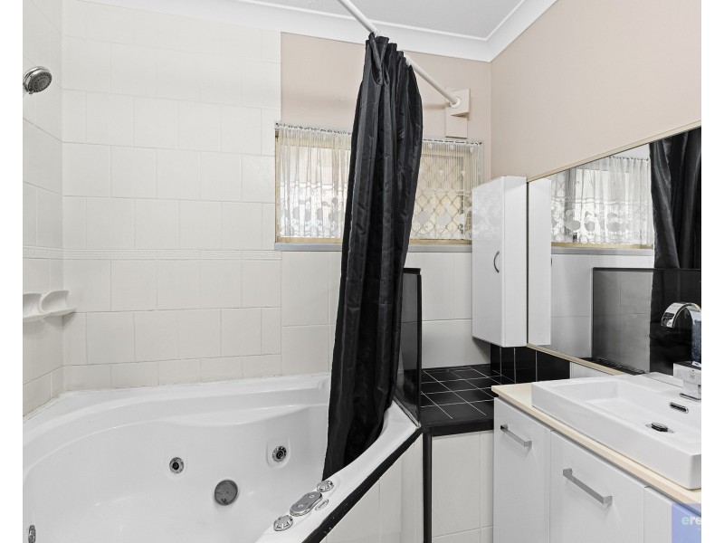 40 Leighton Drive, Edens Landing QLD 4207