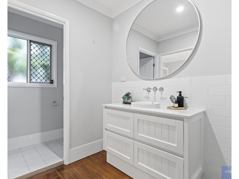 36 Kummara Road, Edens Landing QLD 4207