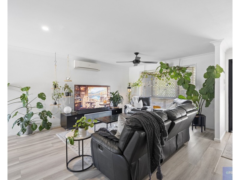 25 Lennon Drive, Windaroo QLD 4207