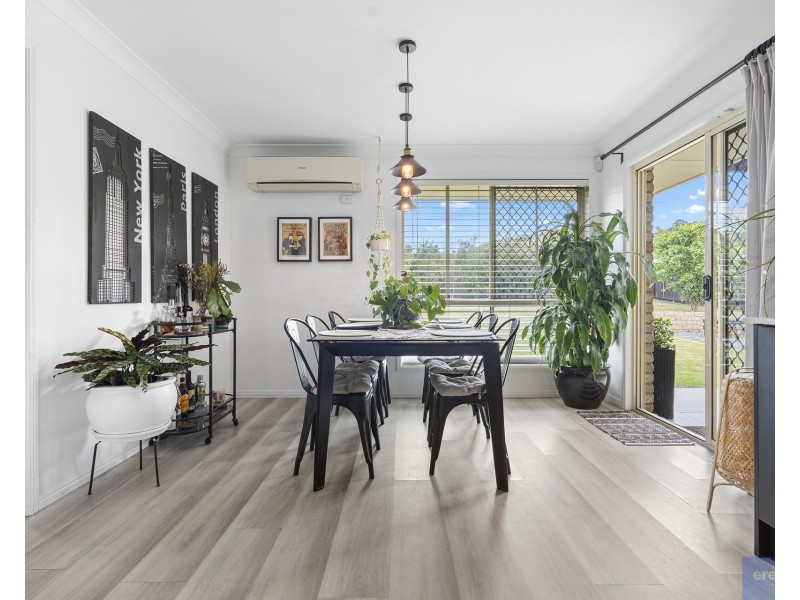 25 Lennon Drive, Windaroo QLD 4207