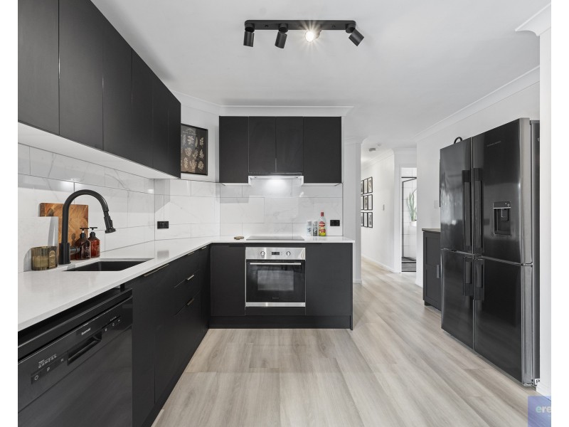 25 Lennon Drive, Windaroo QLD 4207