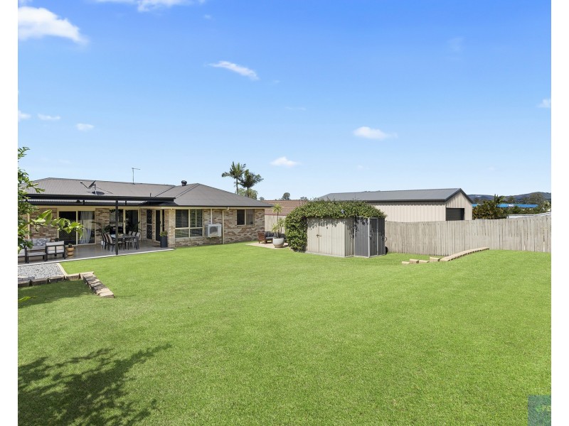 25 Lennon Drive, Windaroo QLD 4207
