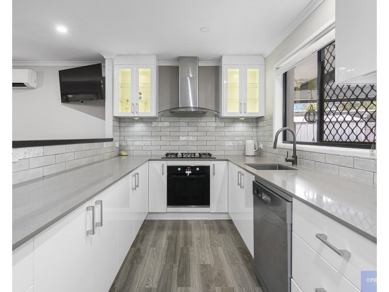 13 Jonath Court, Edens Landing QLD 4207