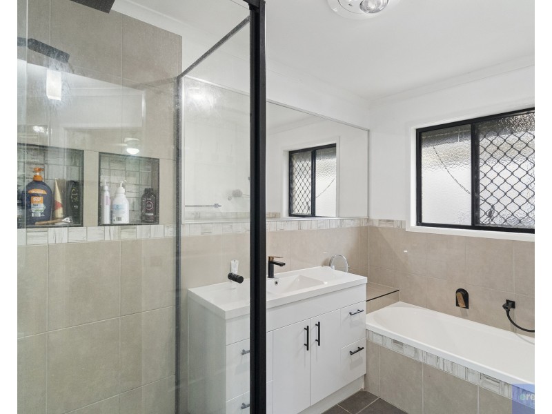 13 Jonath Court, Edens Landing QLD 4207