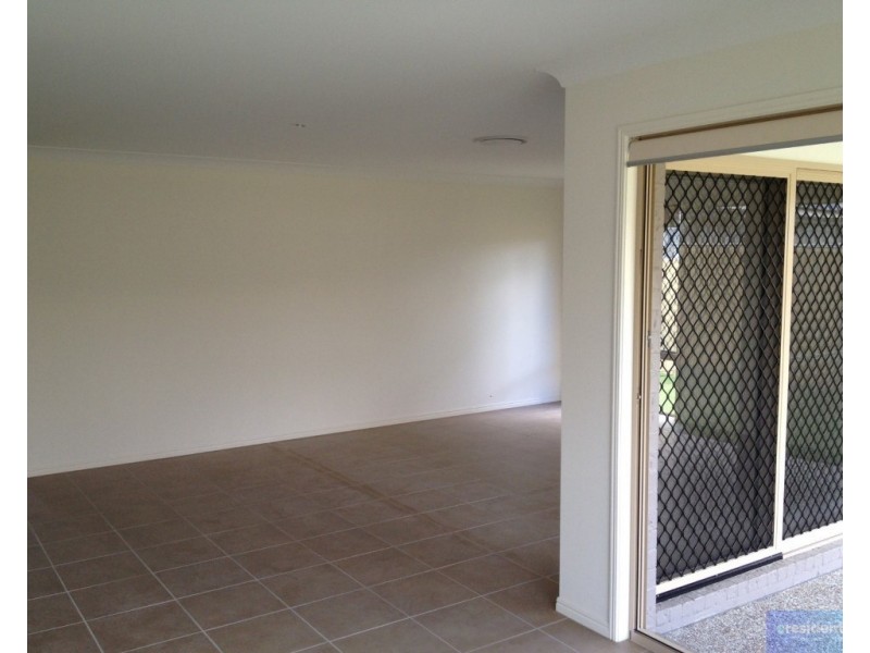 34 Foxwood Circuit, Wakerley QLD 4154