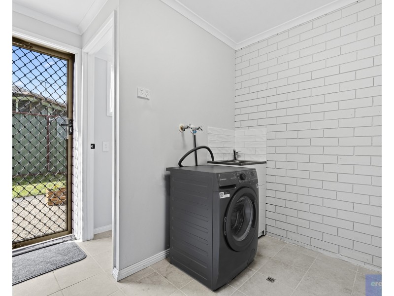 9/2 Guinevere Court, Bethania QLD 4205