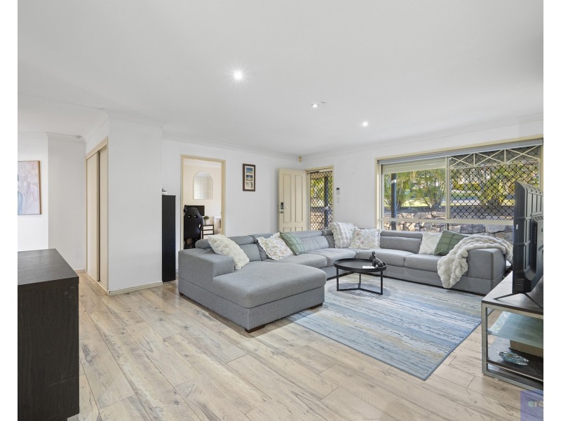 2 Deiter Court, Edens Landing QLD 4207