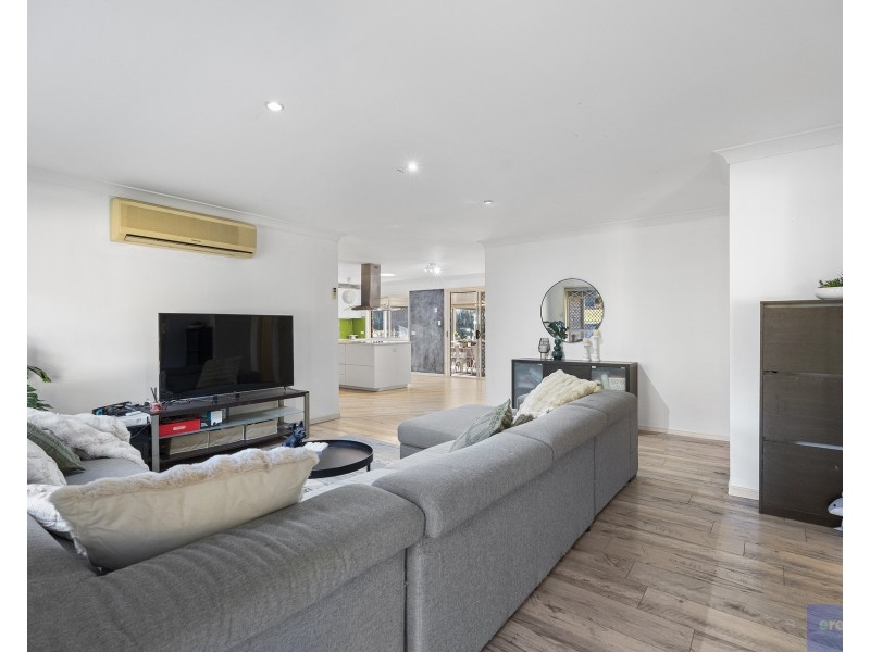 2 Deiter Court, Edens Landing QLD 4207