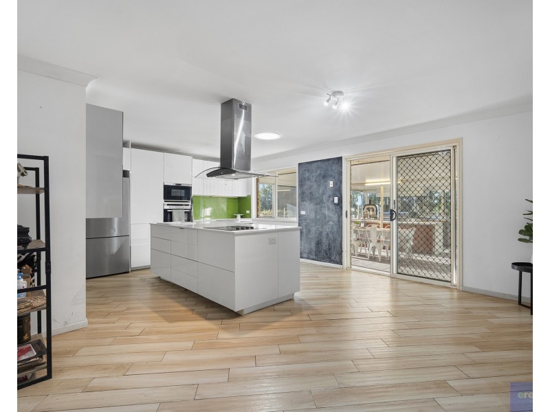 2 Deiter Court, Edens Landing QLD 4207