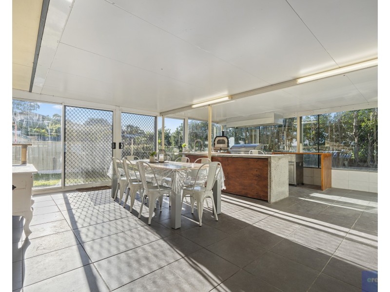 2 Deiter Court, Edens Landing QLD 4207