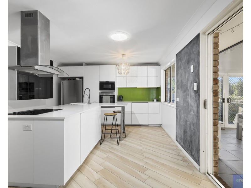 2 Deiter Court, Edens Landing QLD 4207