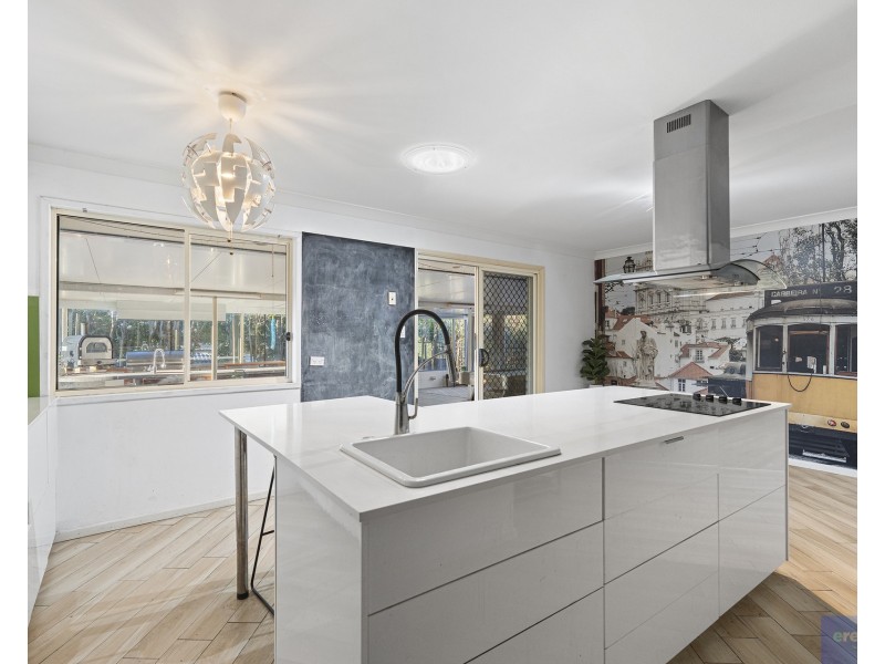 2 Deiter Court, Edens Landing QLD 4207