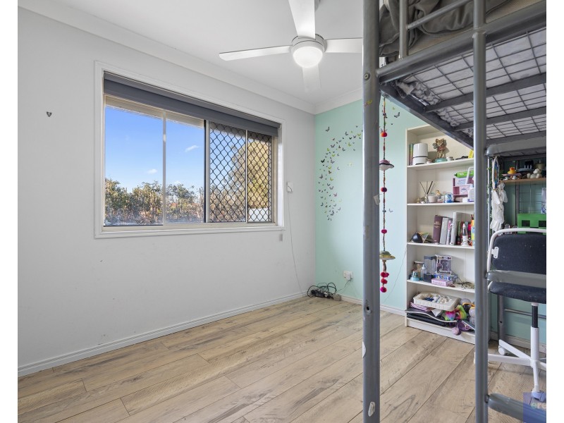 2 Deiter Court, Edens Landing QLD 4207