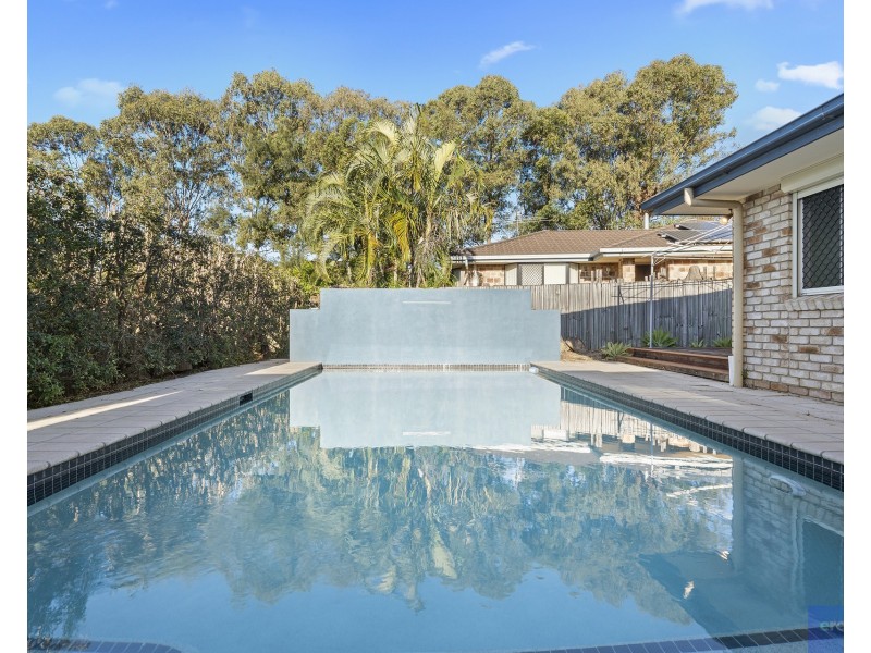 2 Deiter Court, Edens Landing QLD 4207