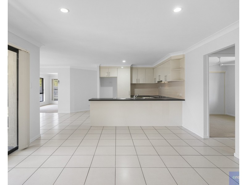 6 Stoneleigh Way, Holmview QLD 4207