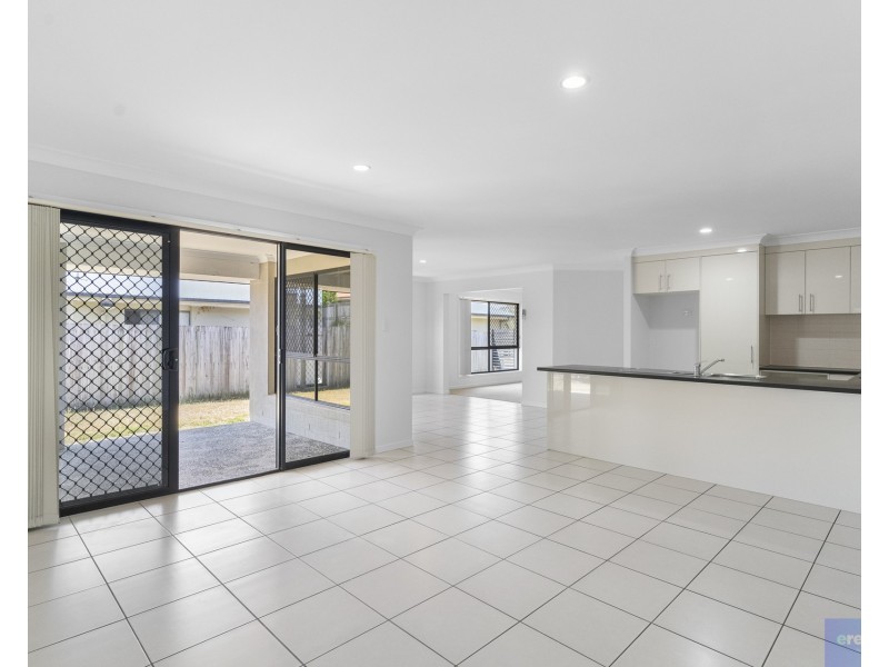 6 Stoneleigh Way, Holmview QLD 4207