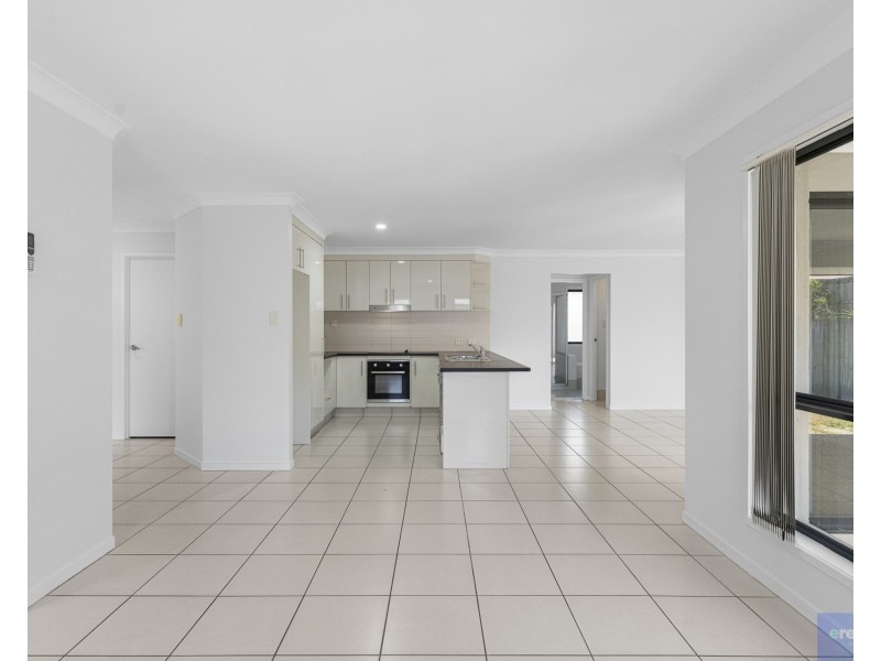 6 Stoneleigh Way, Holmview QLD 4207