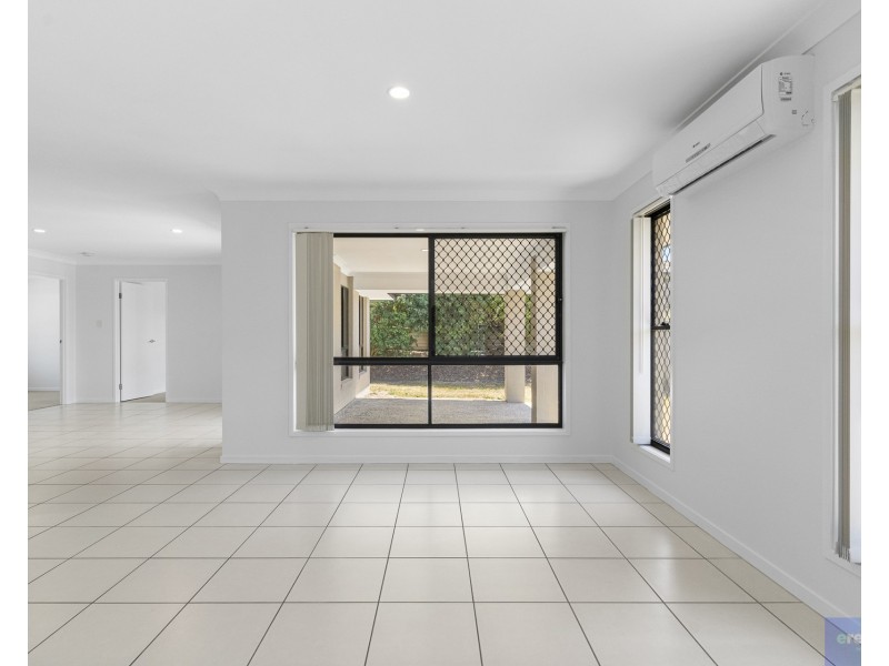 6 Stoneleigh Way, Holmview QLD 4207